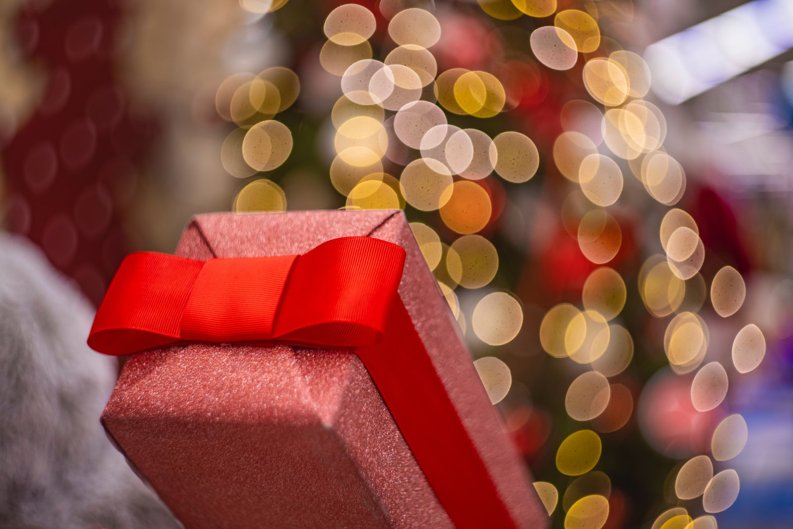 GIFT PACKAGING